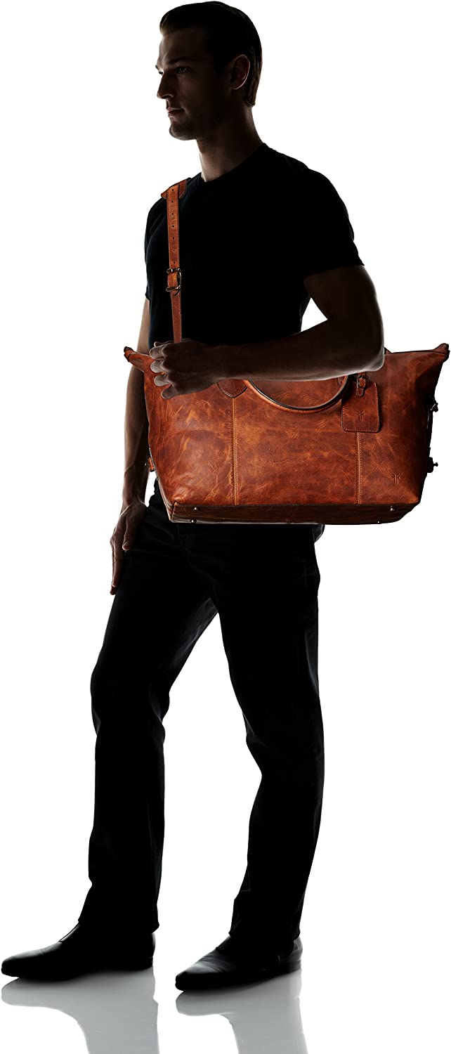 FRYE Men&#39;s Logan Overnight Duffle Bag， Cognac， One Size